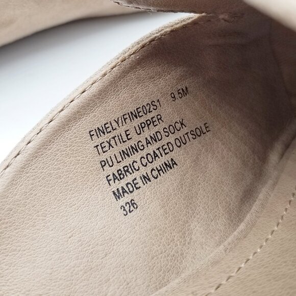 Steve Madden Finely Tan Beige Pointed Toe Gold Chunky Chain Slip On Mules  9.5 - Picture 11 of 15